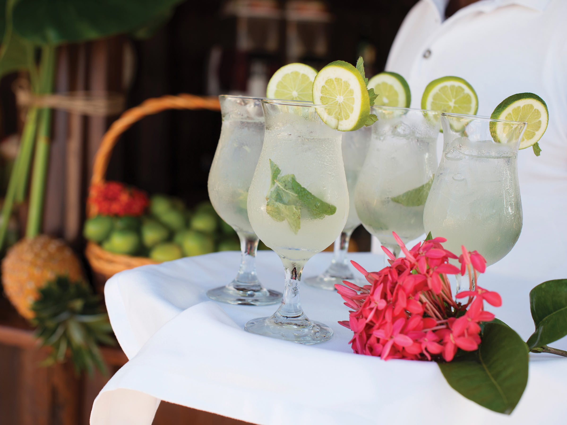 Cocktails dans un bar à Punta Cana en République dominicaine